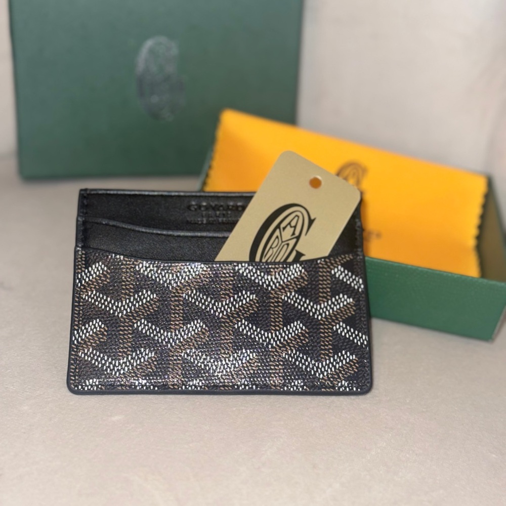 Elegant Black and Tan Card Holder